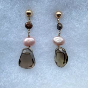 SMOKY QUARTZ AND FRESH WATER PEARL EARRINGS